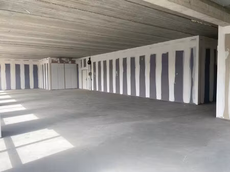 location bureau 346 m² à angers (49100)