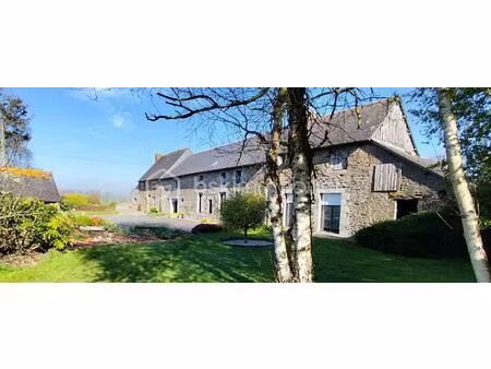 maison de 325 m² à javene