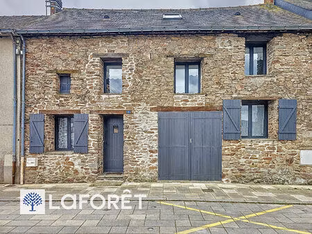 maison de ville  dans le bourg de petit-mars