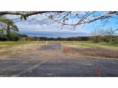 4 terrains viabilisés à josse