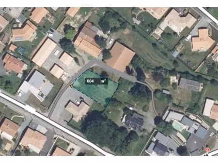 vente terrain à essarts-en-bocage (85140) : à vendre / 604m² essarts-en-bocage