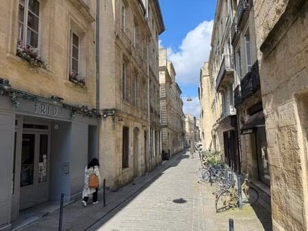 parking / box bordeaux 40 m2