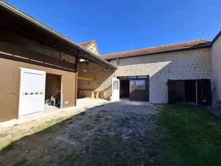 grange au coeur du village