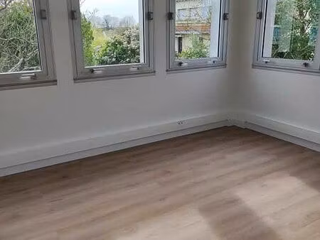 location bureau bressuire 113 m²