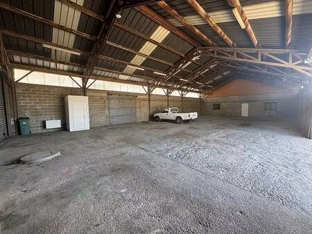 location local d'activités porcheville 360 m²