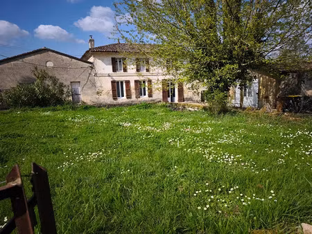 vente maison 4 pièces 115 m² à bourg sur gironde (33710)  180 000 €