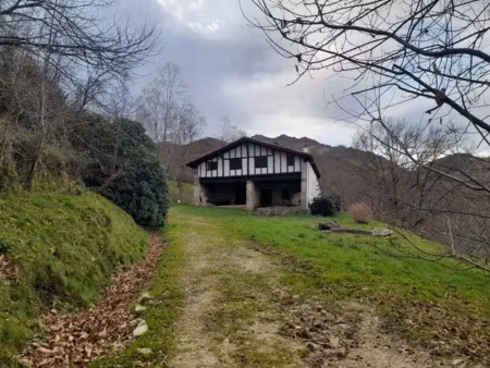 vente propriété 8 pièces 220 m² à sare (64310)  1 490 000 €