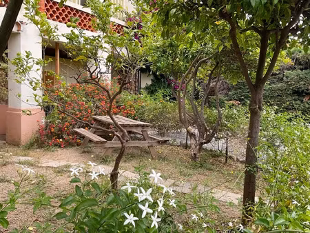 location meublée appartement 1 pièce 35 m² à hyeres (83400)  720 €