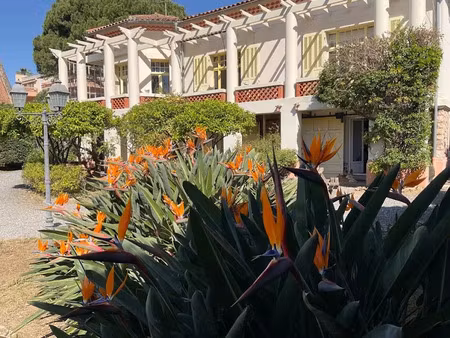 location meublée appartement 3 pièces 50 m² à hyeres (83400)  900 €