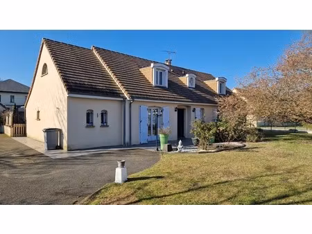 vente bele maison familiale a roeze sur sarthe