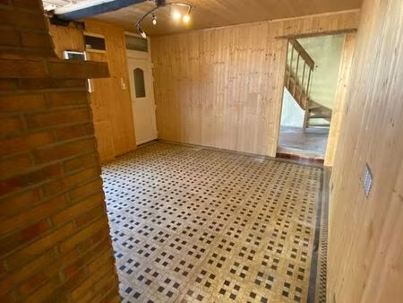 maison a renover 3 facades - 1 chambre - grand jardin