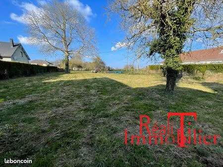 terrain 1408 m² routot