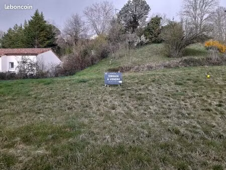 terrain 819 m² clerieux