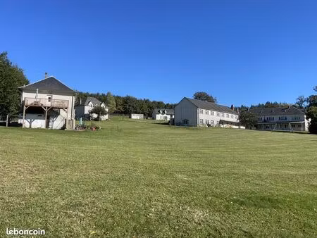 maison 53 pièces 1950 m²