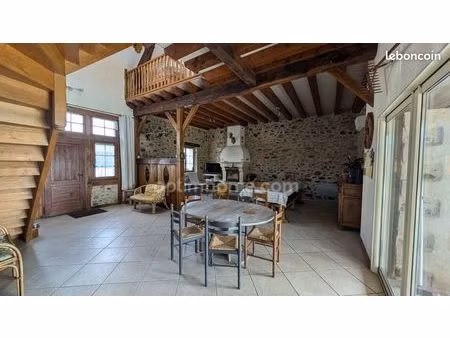 maison 8 pièces 234 m²