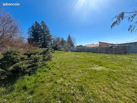 terrain 776 m² commelle