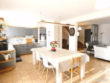 maison 7 pièces 165 m²