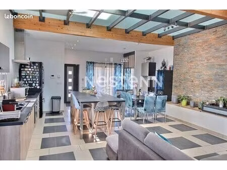 maison 7 pièces 145 m²