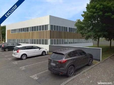 bureaux 820 m²