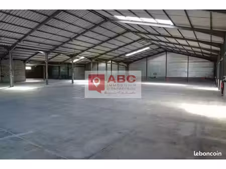 local d'activite 2225 m² vauvert