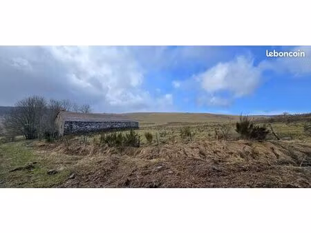 ferme 2 pièces 500 m²