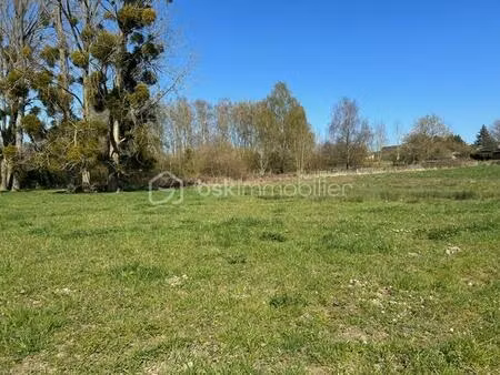 terrain de 821 m² à thourotte