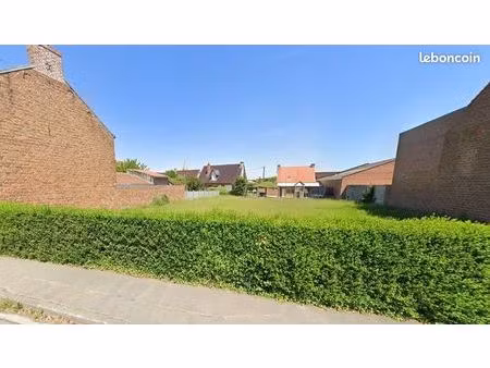terrain 632 m² caëstre