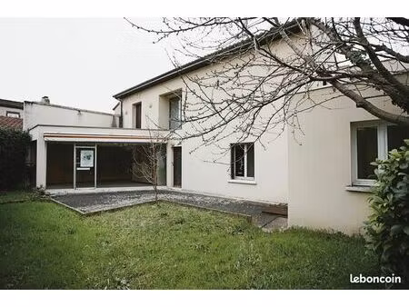 bureaux 171 m² ennezat