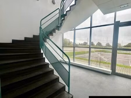 local 2355 m² folkling