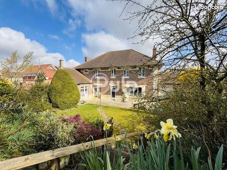 maison de ville 10 pièces 241 m²