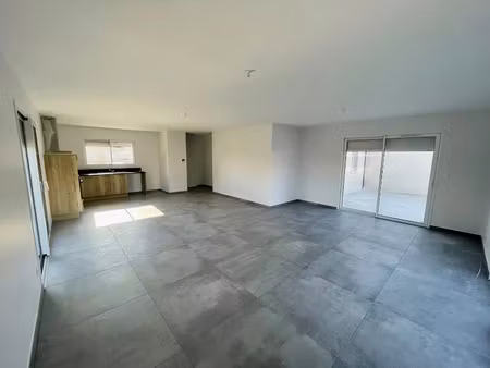 location maison 4 pièces 101 m² à savigneux (42600)  1 125 €