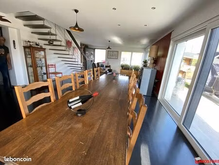 maison 7 pièces 220 m²