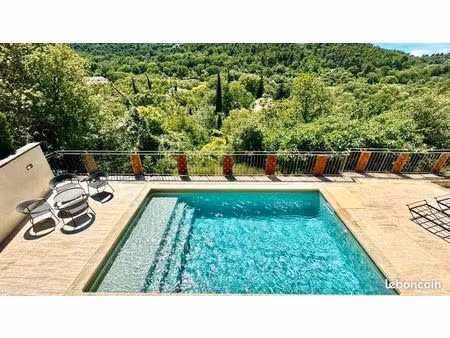 villa 8 pièces 138 m²