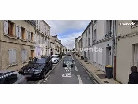 commerce beauté/coiffure 32 m²