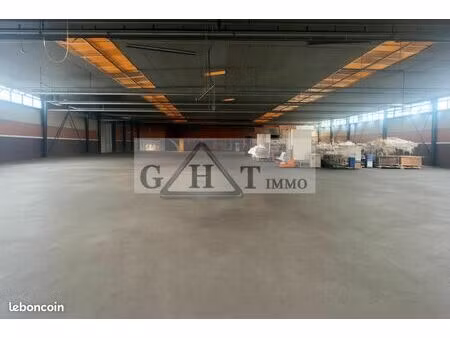 local industriel 2 550 m²