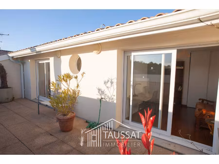 appartement duplex t3 avec terrasse vue bassin- cassy