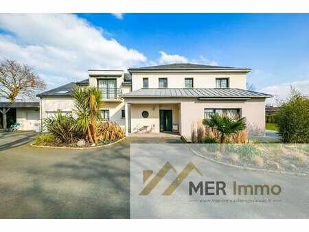 maison de luxe à vendre à saint-jouan-des-guérets : 842 000 €