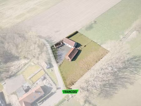 ferme flamande classique dans un endroit extrêmement calme …