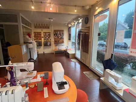 local commercial saint germain en laye 2 pièce(s) 72.52 m2