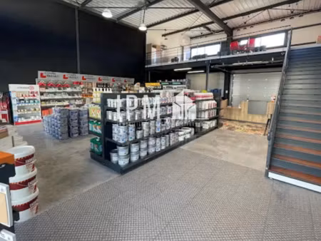 a louer local commercial de 215 m² - 83170 brignoles