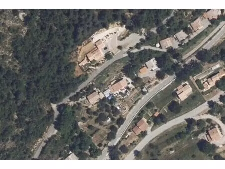terrain de 6 150 m² dont partie constructible