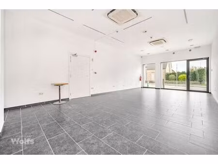 salle polyvalente et espace bureaux  à 10 min. ds pays-bas !