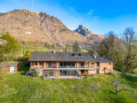 maison exeptionnelle sur mercury 450 m2 carrez et 10 408 m2