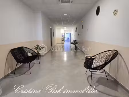 bureau de 85 19 m² à la brillanne