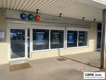 location bureau vittel 162 m²