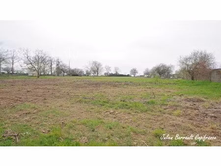 terrain constructible à vendre de 3386 m² au calme à saint julien l'ars