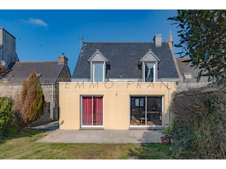 a vendre - lanhouarneau - maison de 124 m2 - 6 pieces - 212