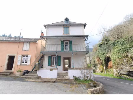 maison de 106 m² avec terrasse et cave