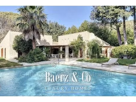 maison de luxe de 7 chambres en vente à 83680  la garde-freinet  provence-alpes-côte d'azu