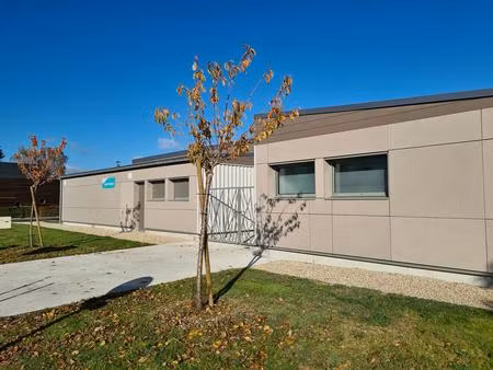 location commerce 3 pièces à saint-claude-de-diray (41350)